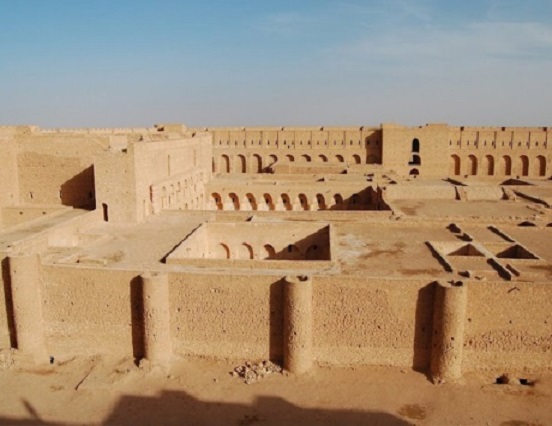 قصرالأخيضرتحفة معمارية وسط صحراء كربلاء Akeder.1